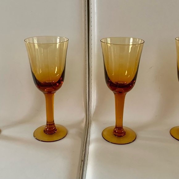 1970 Honey Amber Hand blown Stemmed Wine Goblet Glasses Of 4 - Picture 3 of 12